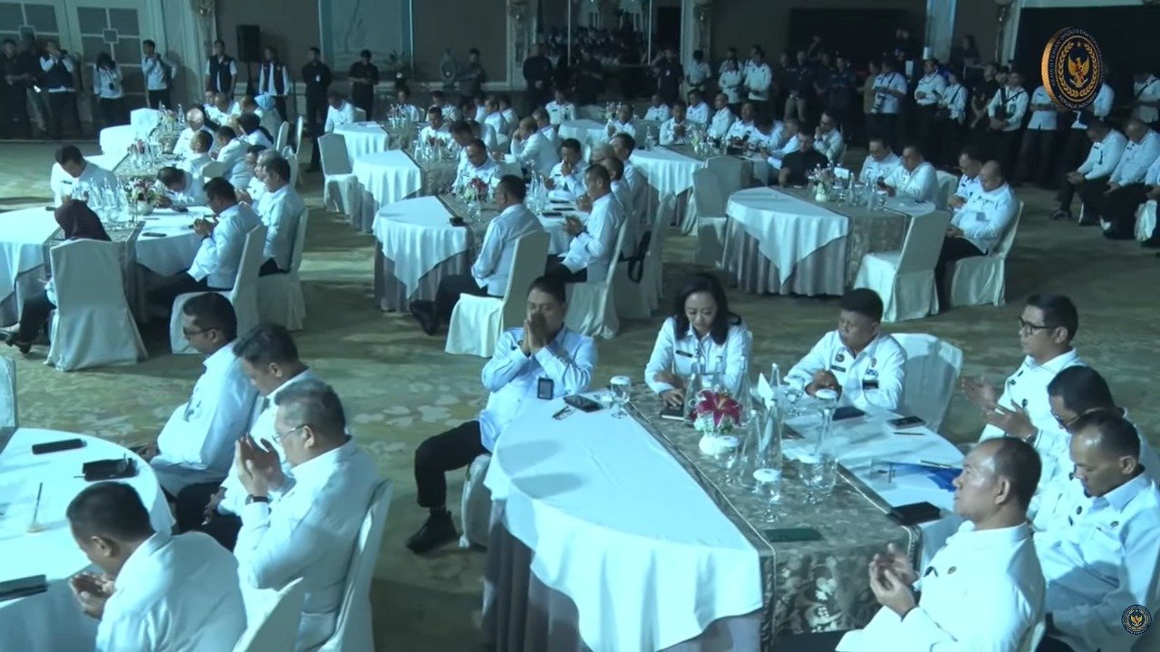 Kakanwil Ditjenpas Babel Hadiri Rapat Pengendalian Capaian Kinerja Semester II dan Refleksi Akhir Tahun 2025